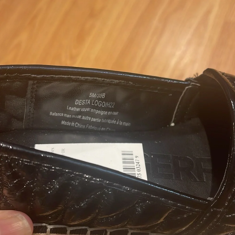 Karl Lagerfeld Paris Desta Logo Platform